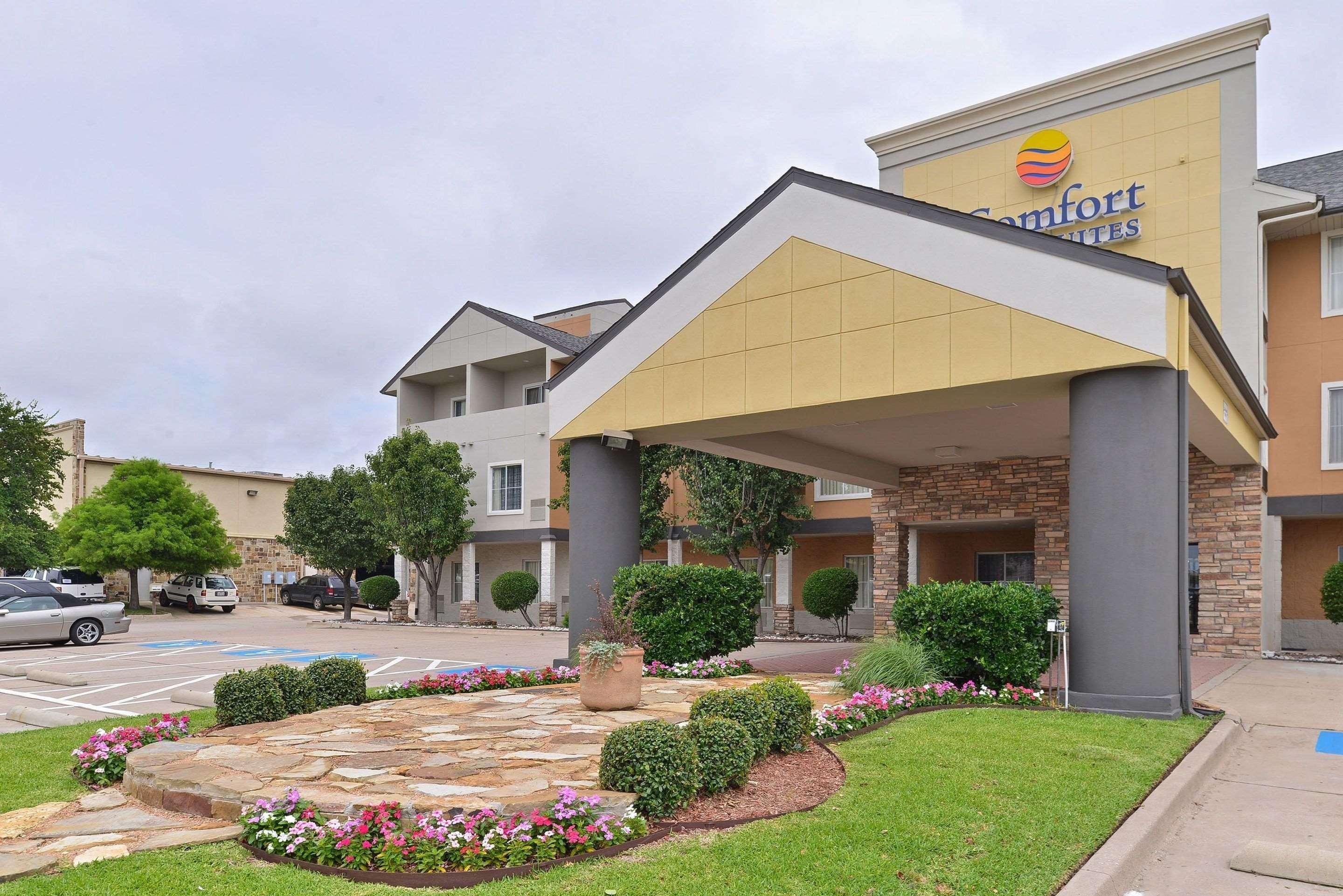 Comfort Inn & Suites Frisco - Plano Exterior photo