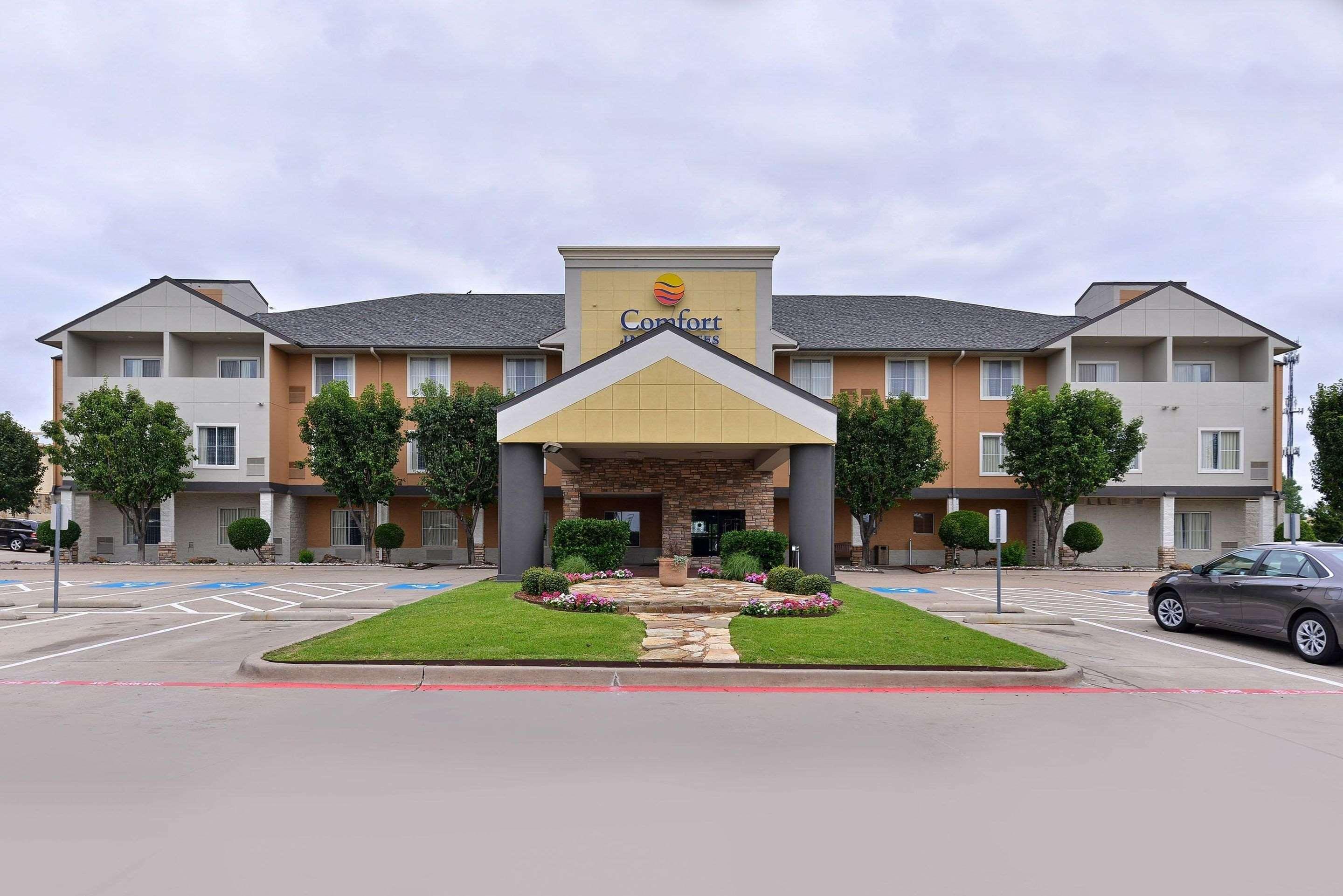 Comfort Inn & Suites Frisco - Plano Exterior photo